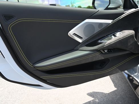 Used 2024 Chevrolet Corvette Stingray Premium Cpe RWD image 41