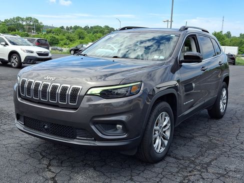 Used 2022 Jeep Cherokee Latitude Lux w/ Sun & Sound Group AWD/4WD image 3
