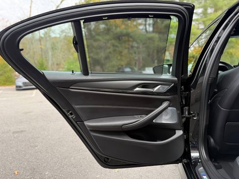 Used 2018 BMW M5 image 26