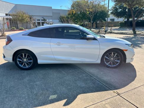 Used 2019 Honda Civic EX image 4