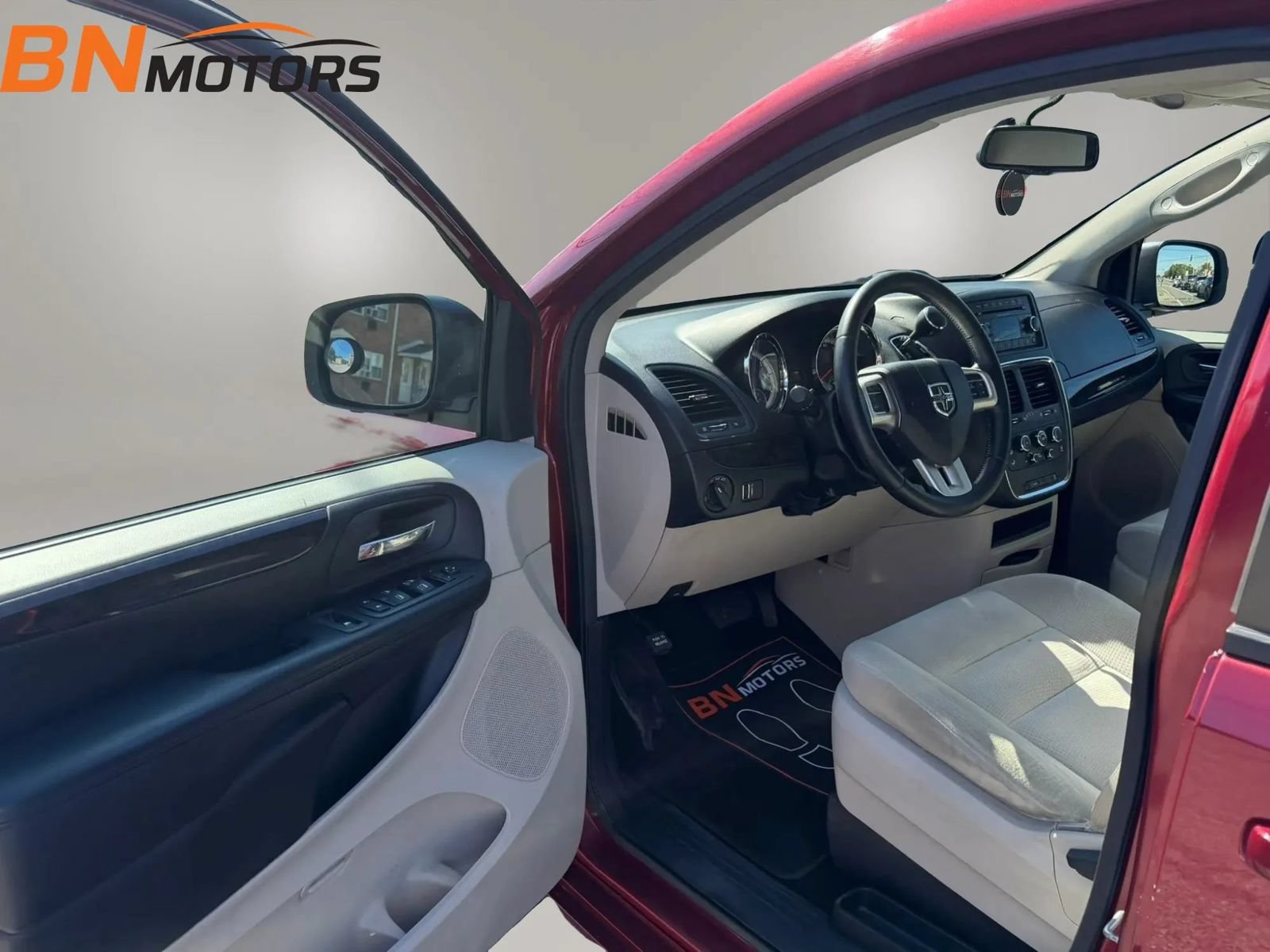 Used 2015 Dodge Grand Caravan SE w/ Quick Order Package 29E SE FWD image 10