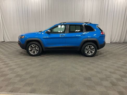 Used 2019 Jeep Cherokee Trailhawk w/ Cold Weather Group image 2