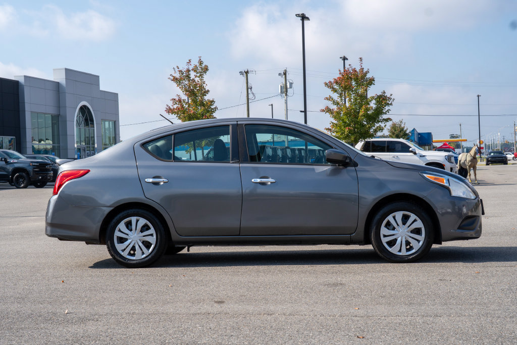 Used 2017 Nissan Versa SV FWD image 8