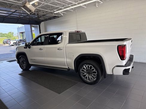 Used 2024 GMC Sierra 1500 Denali Ultimate AWD/4WD image 5
