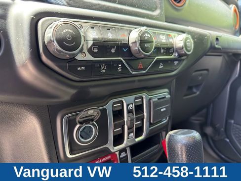 Used 2021 Jeep Gladiator Mojave w/ Cold Weather Group AWD/4WD image 19