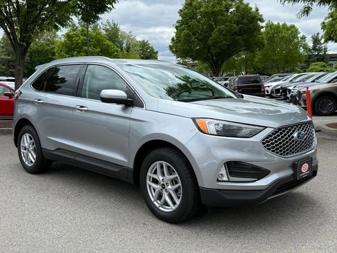 Used 2023 Ford Edge SEL w/ Convenience Package AWD/4WD image 4