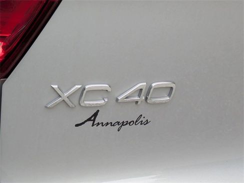 Certified 2023 Volvo XC40 Recharge Ultimate image 32