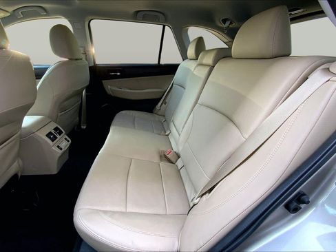 Used 2018 Subaru Outback 2.5i Limited AWD/4WD image 21