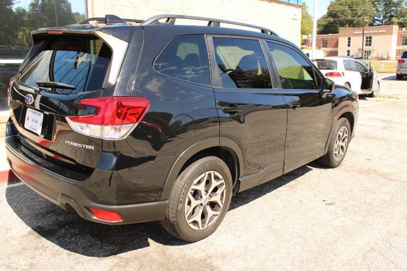 Used 2022 Subaru Forester Premium AWD/4WD image 4