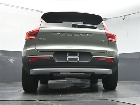 Used 2023 Volvo XC40 B5 Plus w/ Protection Package Premier image 38