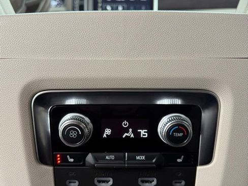 Used 2024 GMC Yukon XL Denali w/ Advanced Technology Package image 59