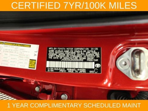Used 2025 Toyota Prius XLE FWD image 27