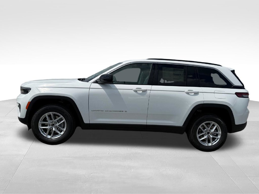 New 2026 Jeep Grand Cherokee 2WD image 2