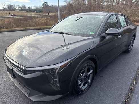 New 2025 Kia K4 LXS image 3