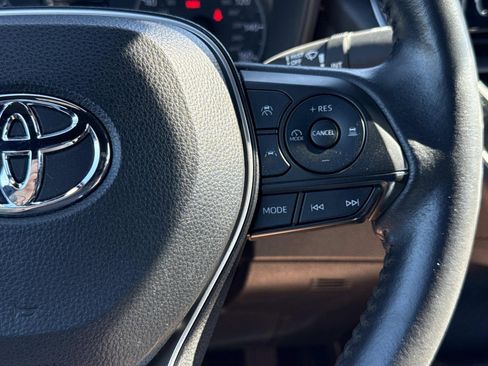 Used 2024 Toyota Corolla SE image 12