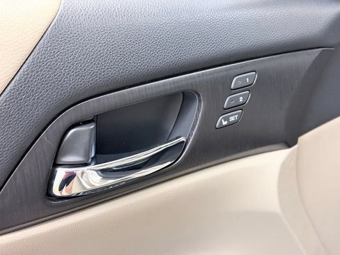 Used 2013 Honda Accord EX-L image 9