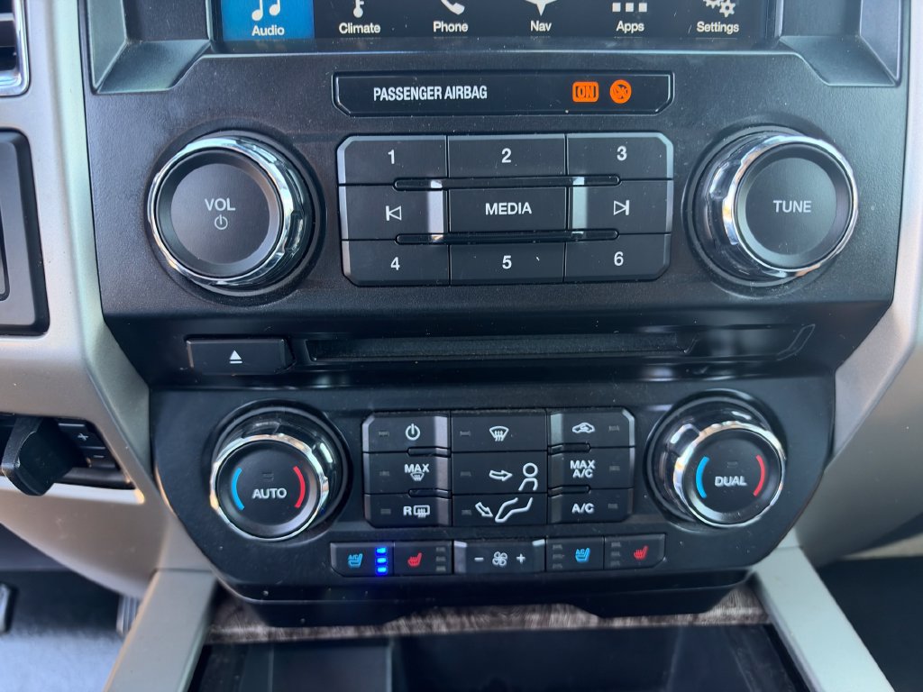 Used 2017 Ford F250 Lariat w/ Lariat Ultimate Package AWD/4WD image 32