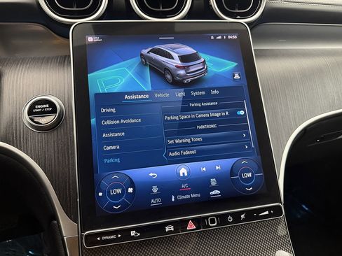 Used 2024 Mercedes-Benz GLC 300 4MATIC SUV image 31