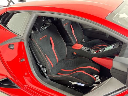 Used 2022 Lamborghini Huracan STO image 28
