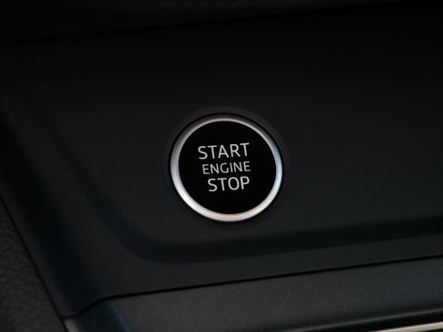 Used 2025 Audi Q3 2.0T Premium w/ Convenience Package image 29