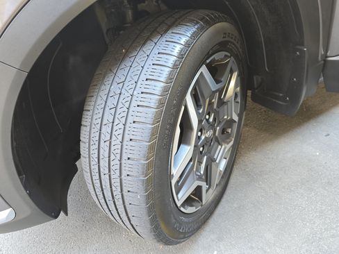 Used 2023 Hyundai Santa Fe Limited AWD/4WD image 33