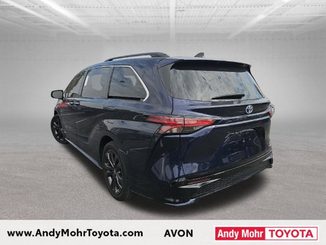 Used 2021 Toyota Sienna XSE FWD image 5