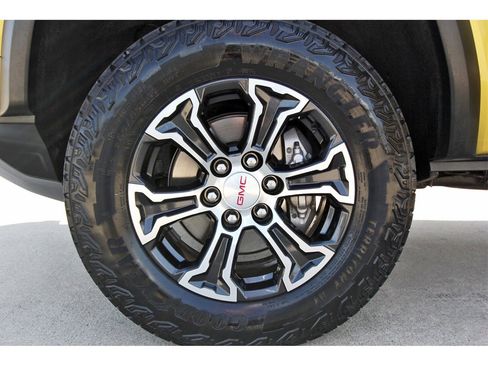 Used 2023 GMC Canyon AT4 w/ Canyon Safety Plus Package image 28