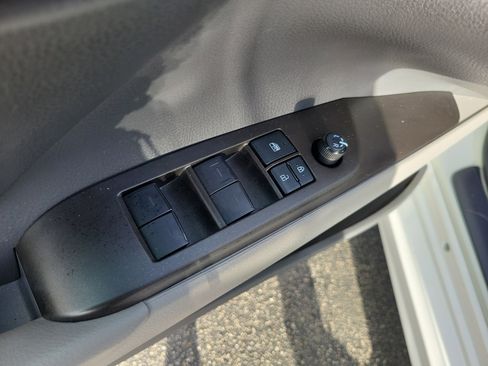 Used 2021 Toyota Camry SE image 14