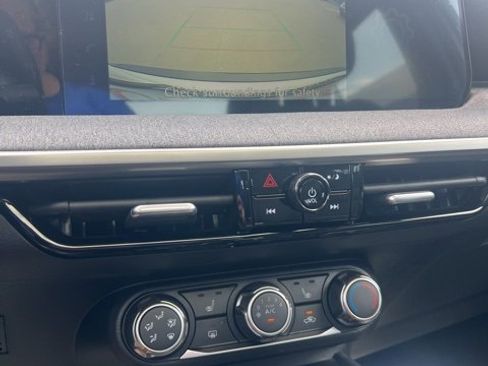 New 2025 Nissan Kicks SV w/ SV Premium Package image 17