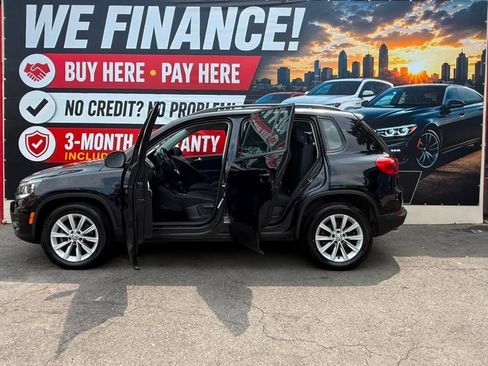 Used 2017 Volkswagen Tiguan Limited w/ Premium Package AWD/4WD image 12