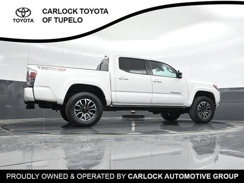 Used 2022 Toyota Tacoma TRD Sport AWD/4WD image 31