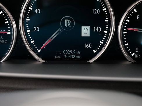 Used 2022 Rolls-Royce Cullinan Black Badge image 16