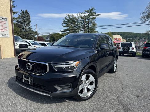 Used 2020 Volvo XC40 T5 Momentum AWD/4WD image 2