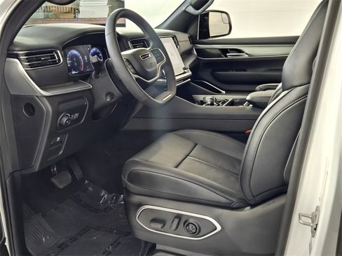 New 2025 Jeep Wagoneer Series II w/ Convenience Group I image 8