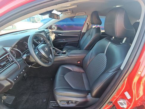 Used 2023 Toyota Camry SE image 7