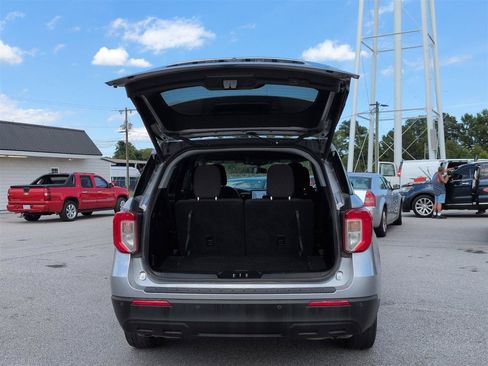 Used 2021 Ford Explorer XLT RWD image 32