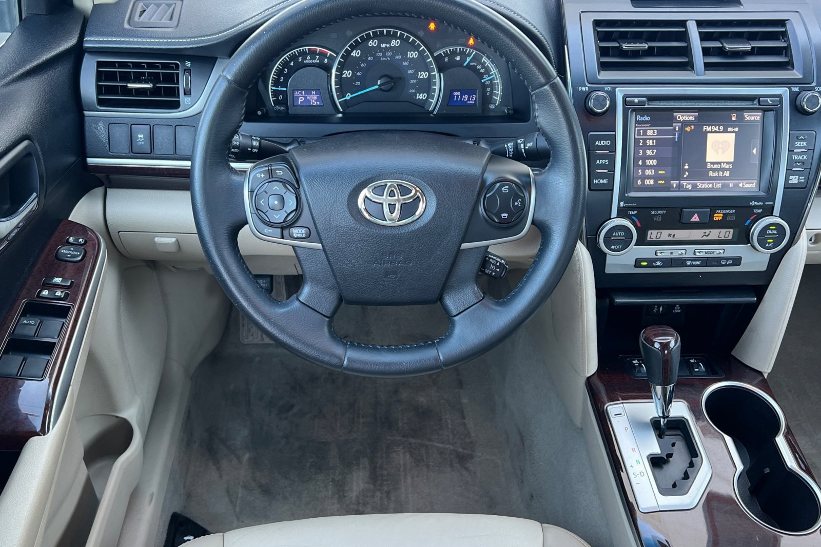 Used 2014 Toyota Camry XLE w/ Leather Package FWD image 14