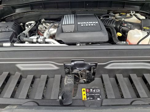 Used 2023 GMC Sierra 1500 AT4 w/ Technology Package AWD/4WD image 30
