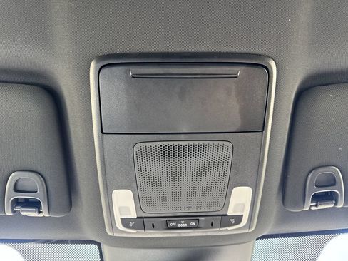 Used 2025 Honda Pilot Sport image 28
