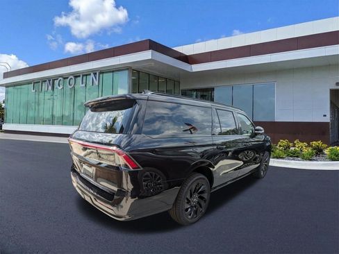New 2026 Lincoln Navigator L Reserve AWD/4WD image 2