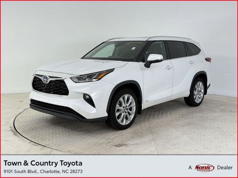 Used 2022 Toyota Highlander Limited AWD/4WD image 1