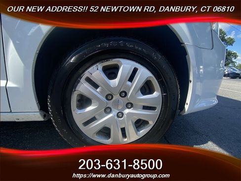 Used 2019 Dodge Grand Caravan SE FWD image 24