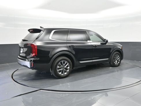 Used 2023 Kia Telluride LX image 11