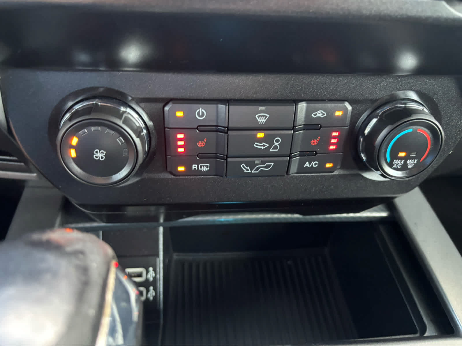Used 2019 Ford F150 XLT w/ Equipment Group 302A Luxury AWD/4WD image 26