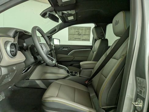 New 2026 Chevrolet Colorado ZR2 AWD/4WD image 17