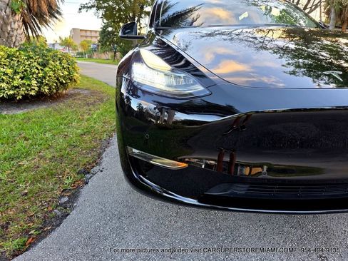 Used 2022 Tesla Model Y Long Range image 72