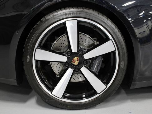 Certified 2025 Porsche 911 Carrera image 13