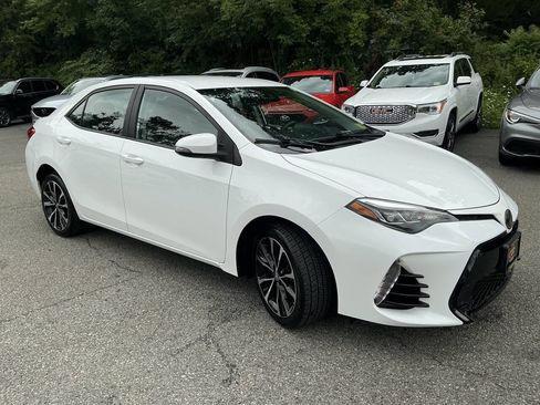 Used 2019 Toyota Corolla SE FWD image 4