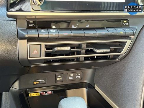 Used 2025 Toyota Camry XLE image 29