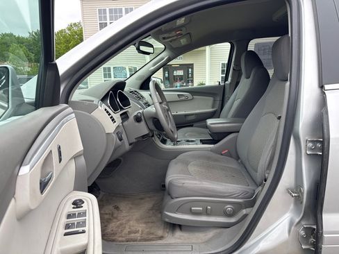 Used 2010 Chevrolet Traverse LT w/ Personal Connectivity Package AWD/4WD image 9